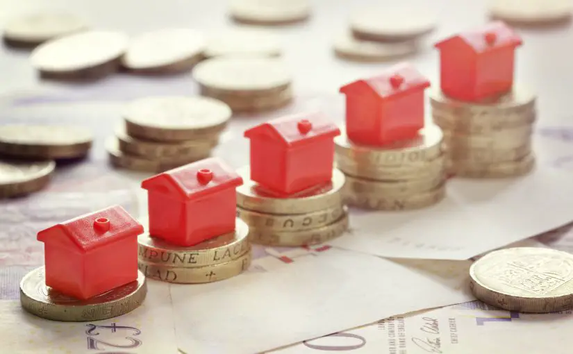 Buying a property in a different currency – when to make the jump!