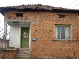 Small rural house with a plot of land situated in a big and lovely village 20 km away from the town of Vratza