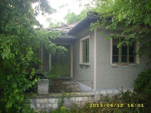 AN old rural house located in a quiet village 60 km away from Varna