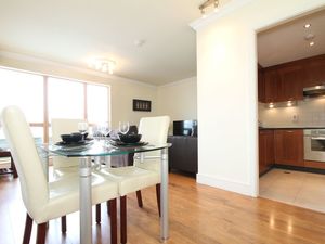 Luxurious two bedroom, two bathroom Apartment with great wat