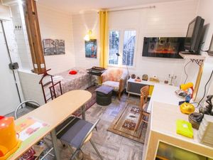Beautiful Abbesses" / Montmartre. S: 20 m2.75 m from Abbesse