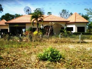 Extremely spacious 3 bed Bungalow in Buriram, Khaen Dong. Th