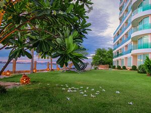 Paradise Ocean View Beachfront Condominium In North Pattaya 