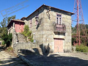 Farm with old stone house in Palmeira de Faro / Esposende (2