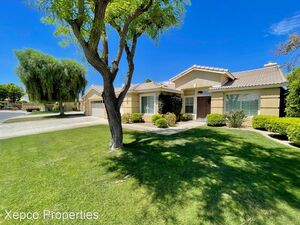 Beautiful 4 beds 2 baths house for rent in Indio