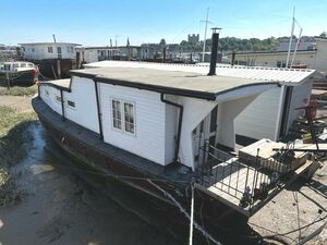 Contemporary Houseboat - Freedom  £65000