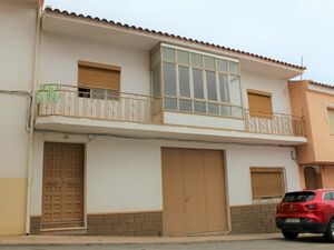 Large town house. FNC202