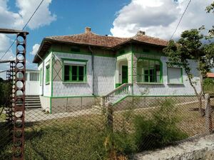 Bulgarian coastal cottage with land