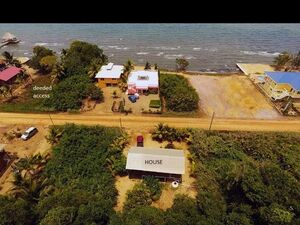 Seaview home with deeded access in Belize