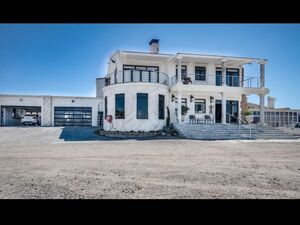 A Beautiful spacious estate house located on a farm  in CPT