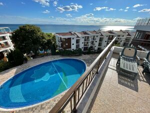 Apartment with 2 bedrooms, big terrace with pool / sea view