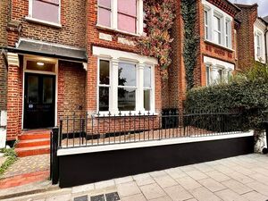 2 Bed Ground Floor Flat in Herne Hill, SE24 - FOR SALE !!!