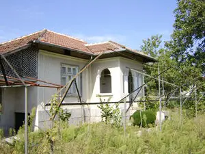  Bulgaria Property Finder (Solid House in the village of Gar