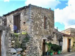 Pretty Stone Cottage for Renovation - East Crete