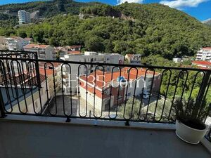 Furnished 1 bedroom apartment in Becici near the beach