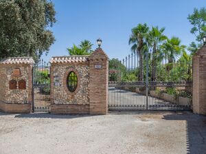 For sale finca 4600 sqm land with 2 houses and pool in Spain