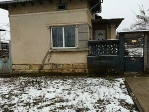 Partly renovated house with outbuilding and garden near Ruse