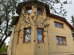 solar-powered 3-storey energy-saving villa near to Budapest
