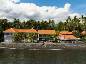 north Bali beachfront resort Bondalem Beach Club