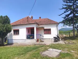 I am selling a house with an estate in Cacak-Prislonica