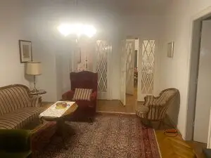 Three-room salon apartment in Vracar