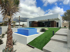 Property in Spain, Villa sea views from builder in Benidorm
