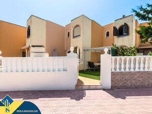 House with a yard in Torrevieja, Alicante province