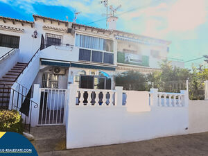 Apartment with terrace in Torrevieja, Alicante province. 3 r