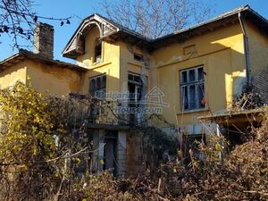 Cheap BUlgarian house for restoration  treasure home 