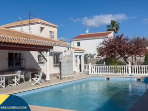 House with private pool, in the province of Alicante