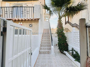 Second-floor bungalow in Torrevieja, Alicante province. 