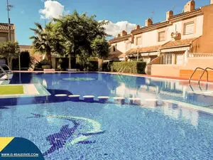 House with shared pool in Torrevieja, Alicante province. 3 r