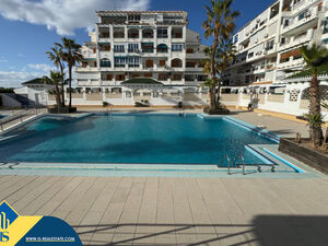 Apartment with shared pool in Alicante province, in the town