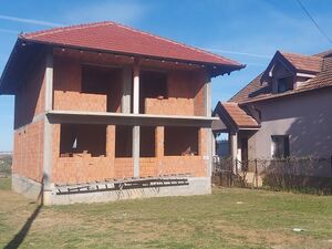 House in Ostruznica on 15 ares of land