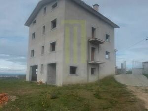 6 bedroom house partially built with an approved project