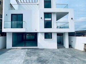 Luxurious 4bedroom townhouse @ East legon/+233243321202