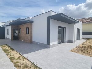 Wonderful 4 bedroom house with pool