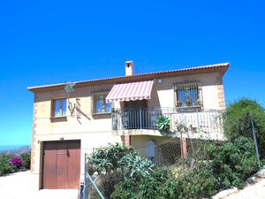 Well Presented Cortijo with Stunning Views