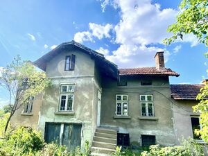 village of Chomakovtsi, 5 km from Cherven Bryag, Pleven regi