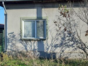 Dekov village, 5 km from the town of Belene and the Danube R