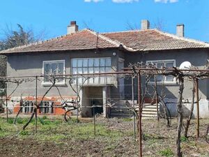 Solid House in Dobrich region in good condition