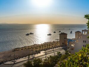  Apartment two bedroom 155m Sea View in sheraton road