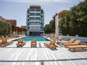 Ready To Move 1-Bedroom Apartment with Sea View