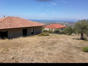 Casale con 45 ulivi in collina, vista mare, Capaccio Paestum
