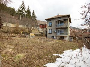 Two-storey brick solid house in the village of Churek , 25 k