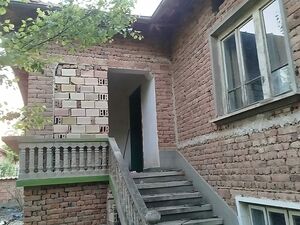 Private property with 2500 SQM of land in VT Ovcha Moglia