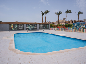  Appartmeent84m1bedroom sea &pool view