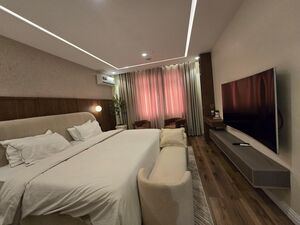 KNL 2 BEDROOM WATERFRONT SHORTLET APARTMENT 