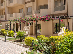  95 sqm Apartment with Pool View in Florenza Khamsin Ready i