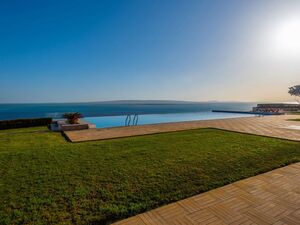  Luxury 141m² Apartment with Panoramic Sea View 